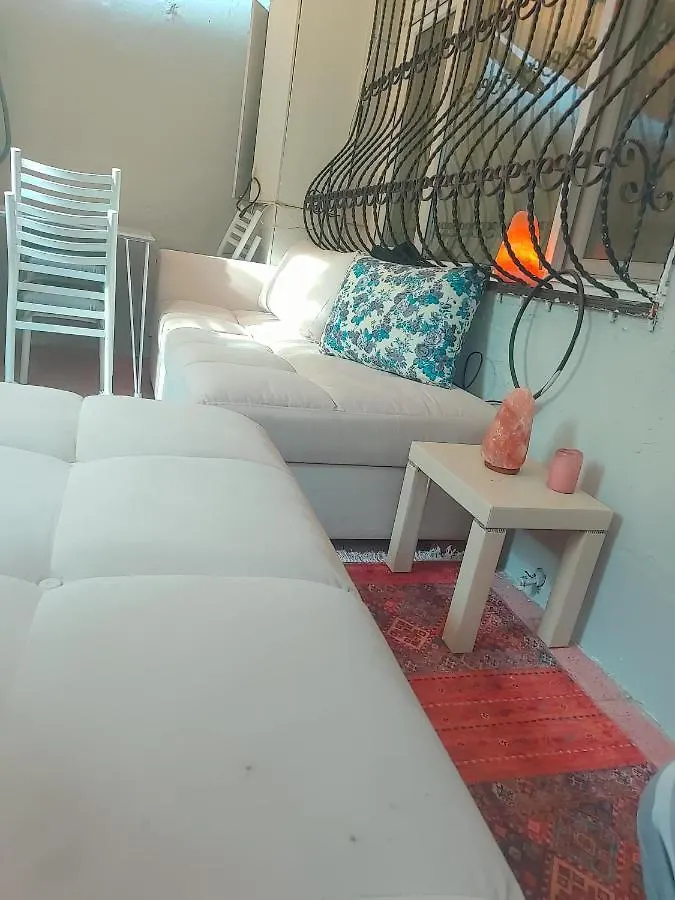 Central & Seaside Apartment With Shisha Istanbul Turkiet